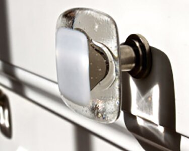 Sietto Reflective glass cabinet knobs and pulls